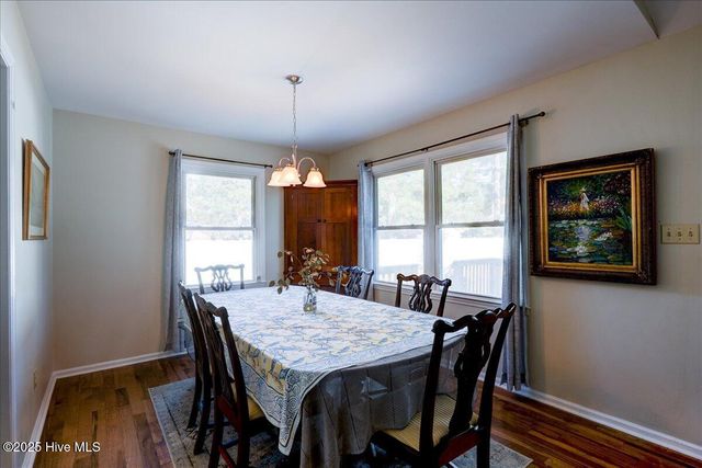 102 Pinewood Drive, New Bern, NC 28562