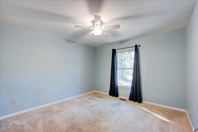 102 Pinewood Drive, New Bern, NC 28562