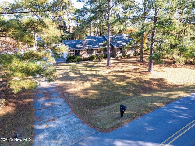 102 Pinewood Drive, New Bern, NC 28562