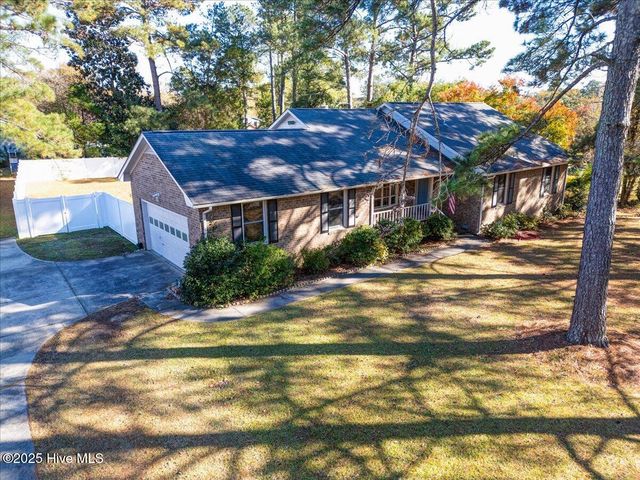 102 Pinewood Drive, New Bern, NC 28562