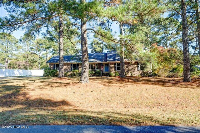 102 Pinewood Drive, New Bern, NC 28562