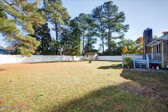 102 Pinewood Drive, New Bern, NC 28562