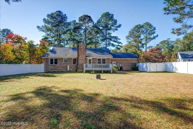 102 Pinewood Drive, New Bern, NC 28562