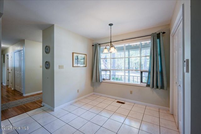 102 Pinewood Drive, New Bern, NC 28562