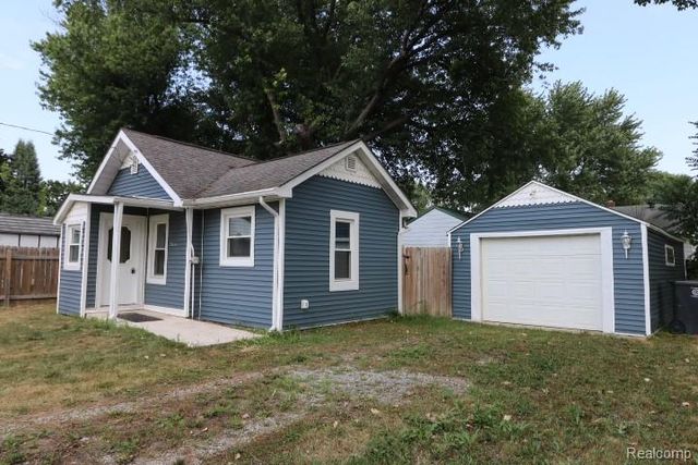 4142 Coggins Avenue, Flint, MI 48506