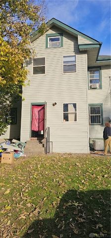 1233 Everett Drive, Dayton, OH 45402