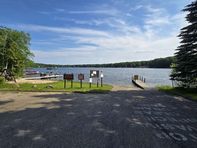 5061 Wedgewood Drive, Harrison, MI 48625