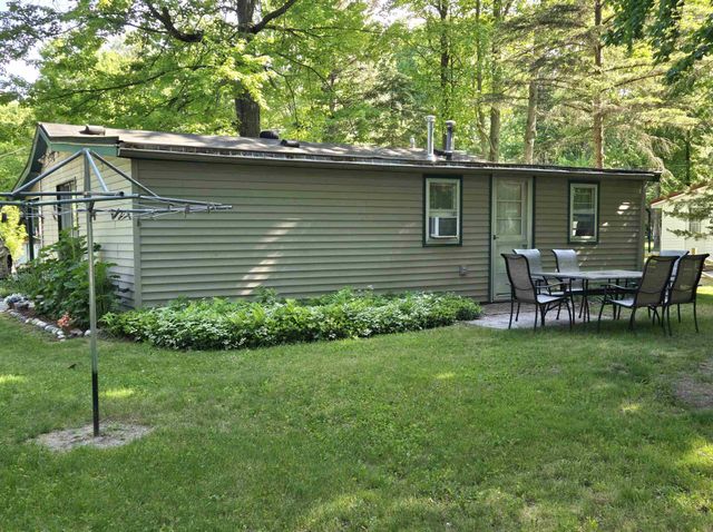 5061 Wedgewood Drive, Harrison, MI 48625