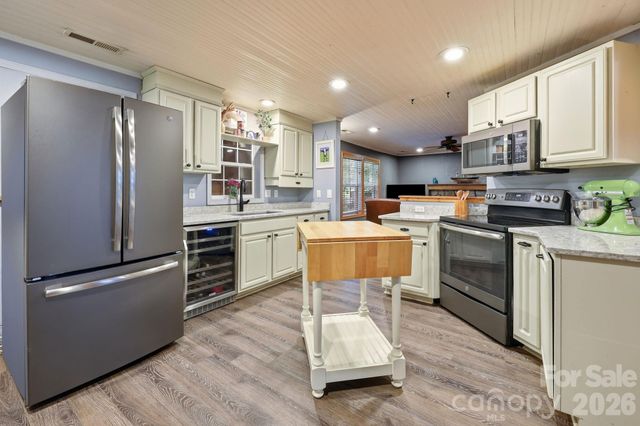 98 Secluded Cove, Waynesville, NC 28785