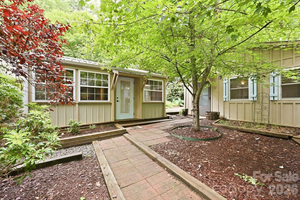 98 Secluded Cove, Waynesville, NC 28785