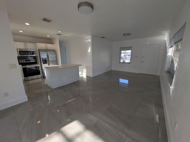 14521 Ellington Street, Miami, FL 33176