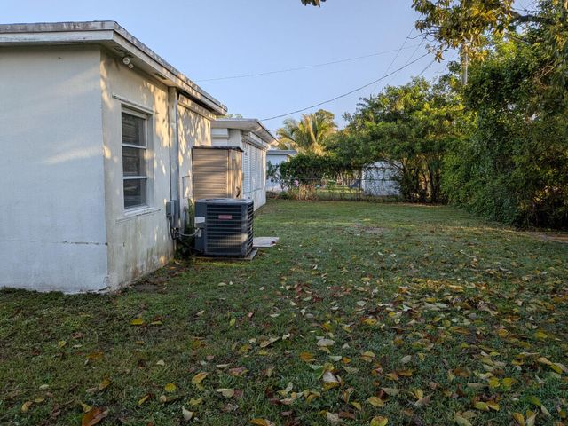 14521 Ellington Street, Miami, FL 33176