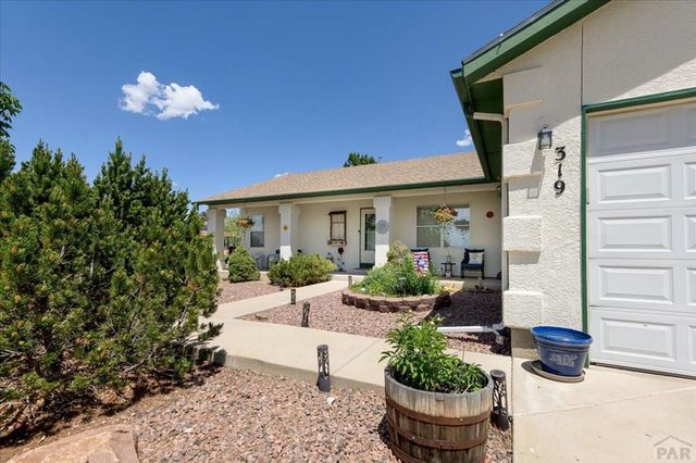 319 W Blue Jay Place, Pueblo West, CO 81007