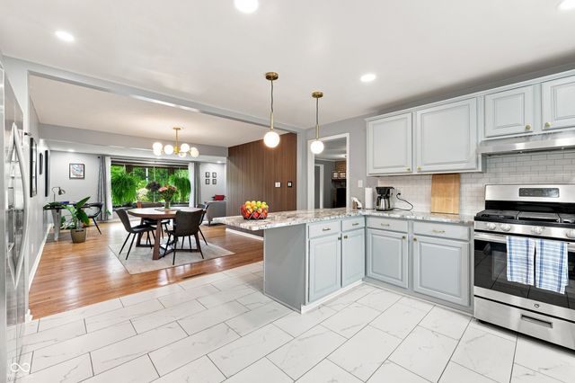651 Spring Hills Drive, Zionsville, IN 46077