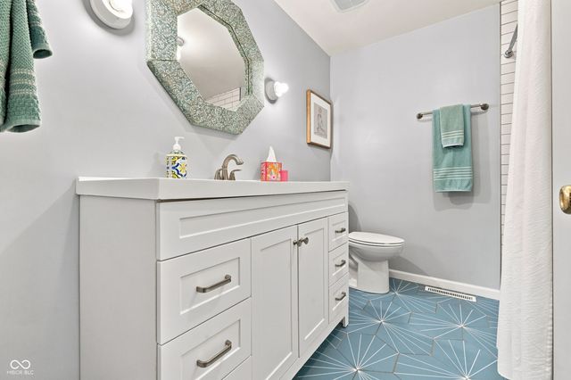651 Spring Hills Drive, Zionsville, IN 46077