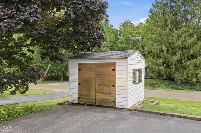 651 Spring Hills Drive, Zionsville, IN 46077