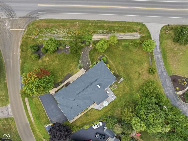 651 Spring Hills Drive, Zionsville, IN 46077