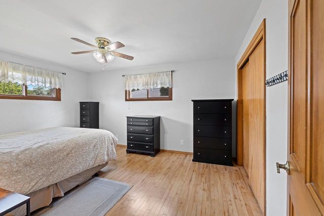 906 BLUEBIRD STREET, De Pere, WI 54115