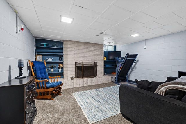 906 BLUEBIRD STREET, De Pere, WI 54115