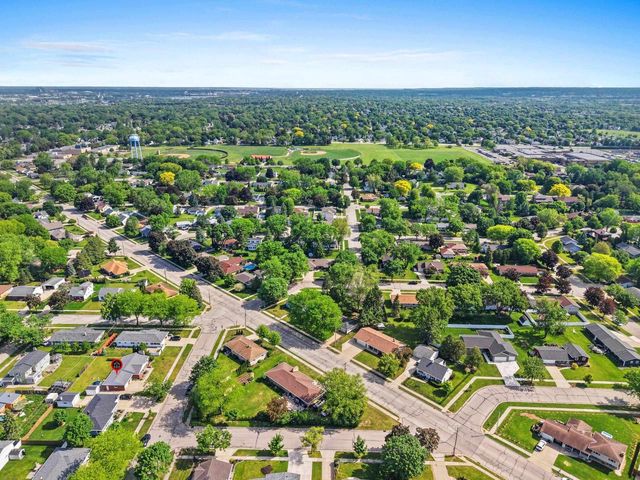 906 BLUEBIRD STREET, De Pere, WI 54115