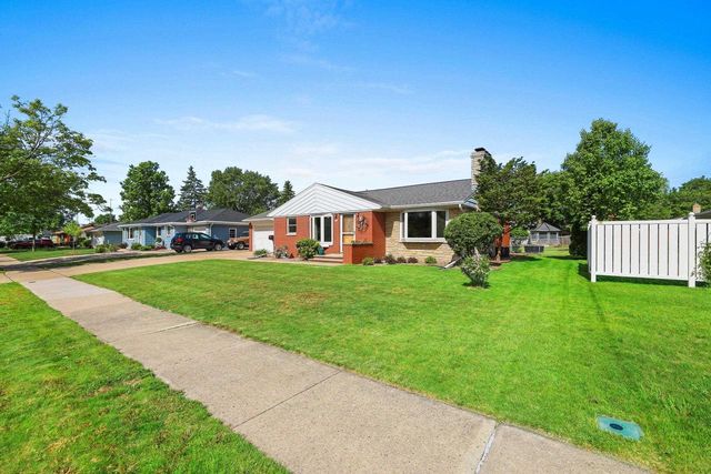 906 BLUEBIRD STREET, De Pere, WI 54115