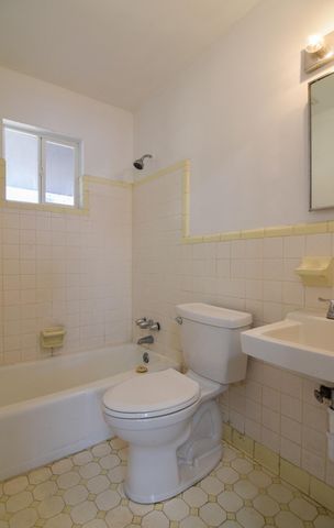 6957 S Kenwood Drive, North Charleston, SC 29406