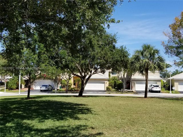 1527 Palermo Dr, Weston, FL 33327