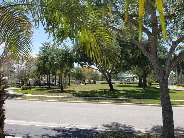 1527 Palermo Dr, Weston, FL 33327