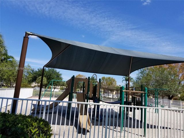 1527 Palermo Dr, Weston, FL 33327