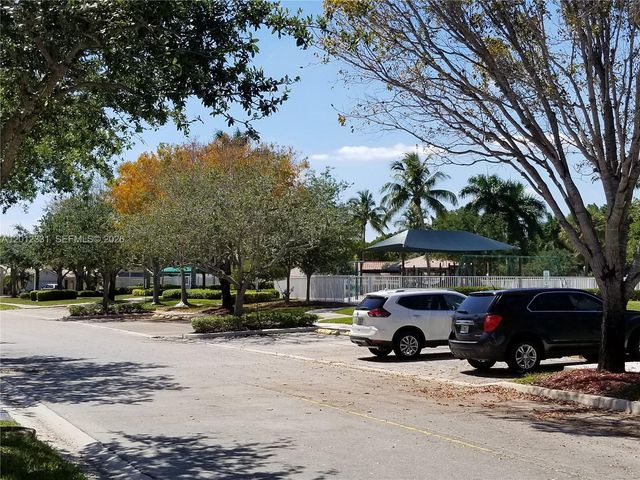 1527 Palermo Dr, Weston, FL 33327