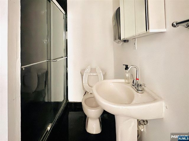 117 Central Avenue, Hackensack, NJ 07601