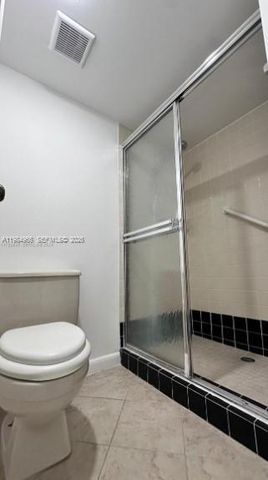 1703 Whitehall Dr 104, Davie, FL 33324