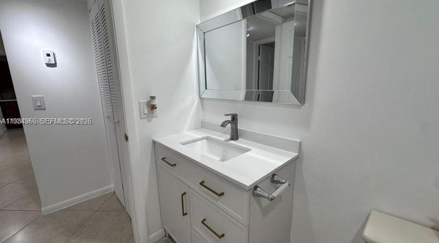 1703 Whitehall Dr 104, Davie, FL 33324