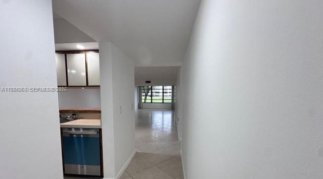 1703 Whitehall Dr 104, Davie, FL 33324