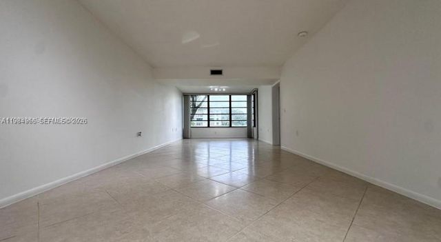 1703 Whitehall Dr 104, Davie, FL 33324