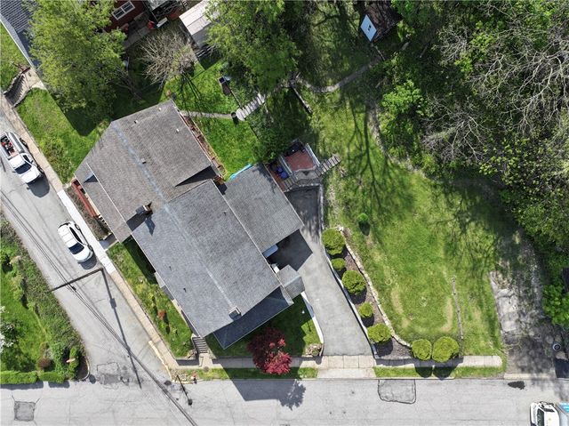 423 Walnut St, Blawnox, PA 15238