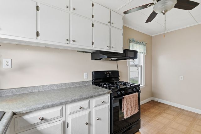 2202 46th Street, Moline, IL 61265