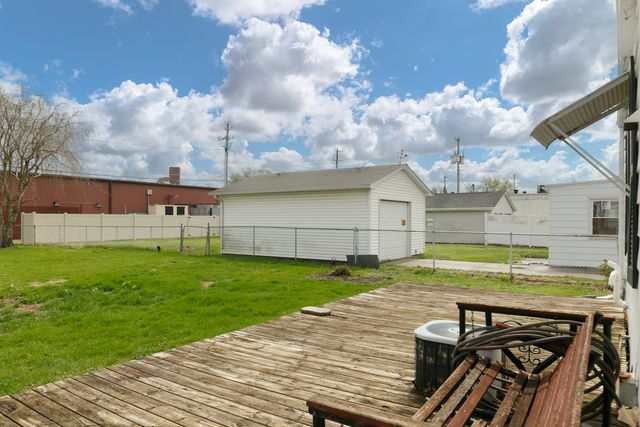 2202 46th Street, Moline, IL 61265