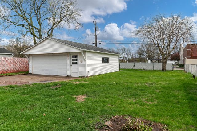 2202 46th Street, Moline, IL 61265
