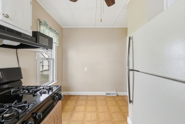 2202 46th Street, Moline, IL 61265