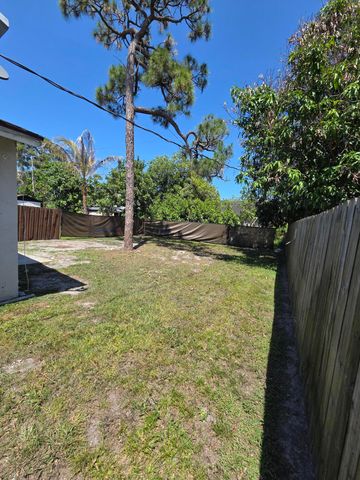 5803 SE Collins Avenue, Stuart, FL 34997