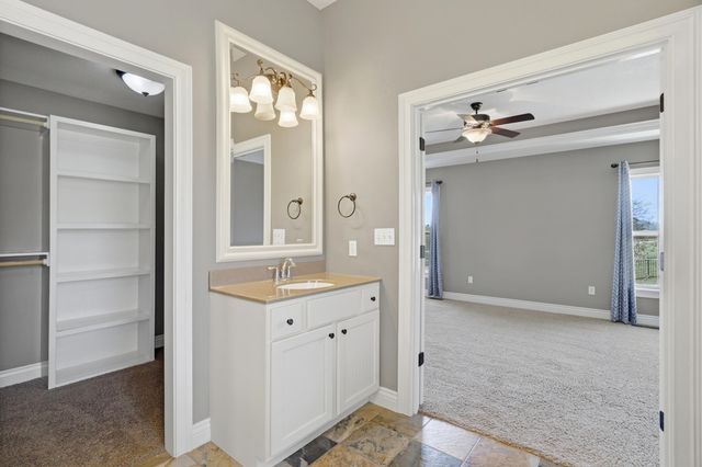 4305 SILVER VALLEY DR, Columbia, MO 65203