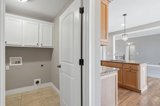 4305 SILVER VALLEY DR, Columbia, MO 65203