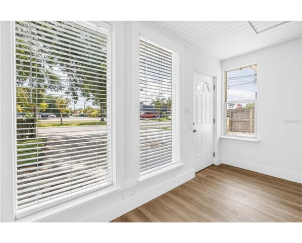 110 NE MONROE CIRCLE N 1, St Petersburg, FL 33702