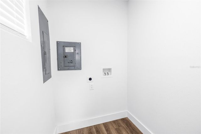 110 NE MONROE CIRCLE N 1, St Petersburg, FL 33702