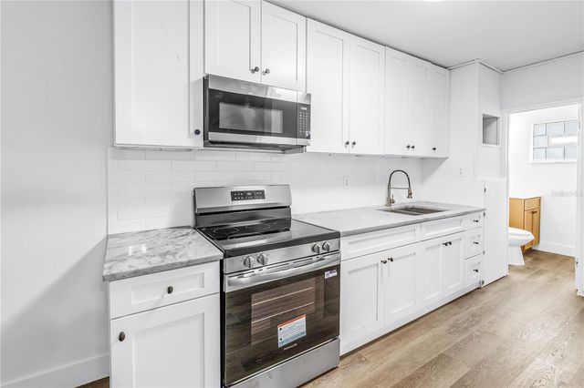 110 NE MONROE CIRCLE N 1, St Petersburg, FL 33702