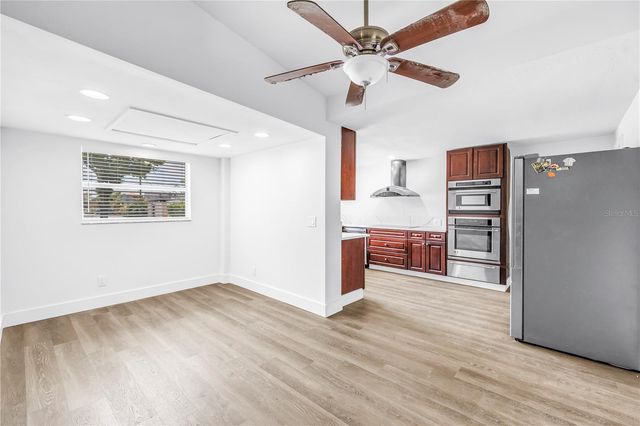 110 NE MONROE CIRCLE N 1, St Petersburg, FL 33702