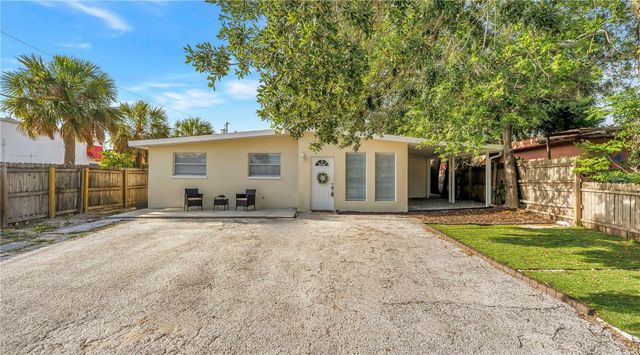 110 NE MONROE CIRCLE N 1, St Petersburg, FL 33702