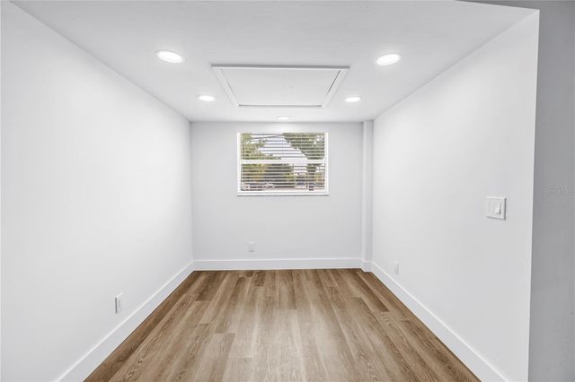 110 NE MONROE CIRCLE N 1, St Petersburg, FL 33702