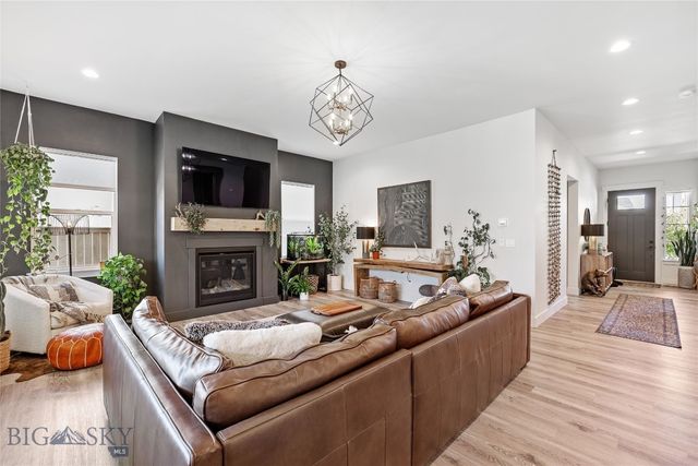 1711 Wyatt Earp Court, Belgrade, MT 59714